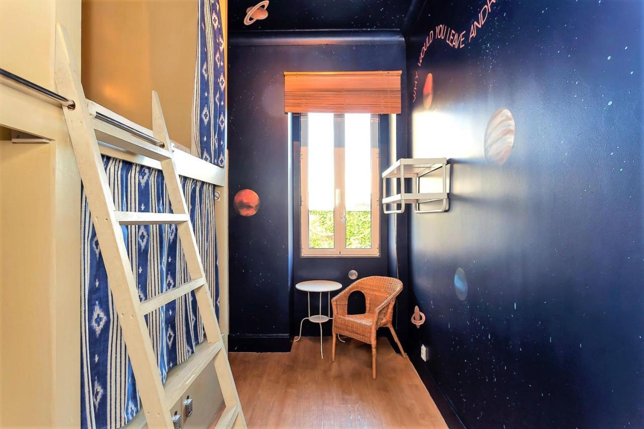 Supernova - Hostel&café * Oporto
